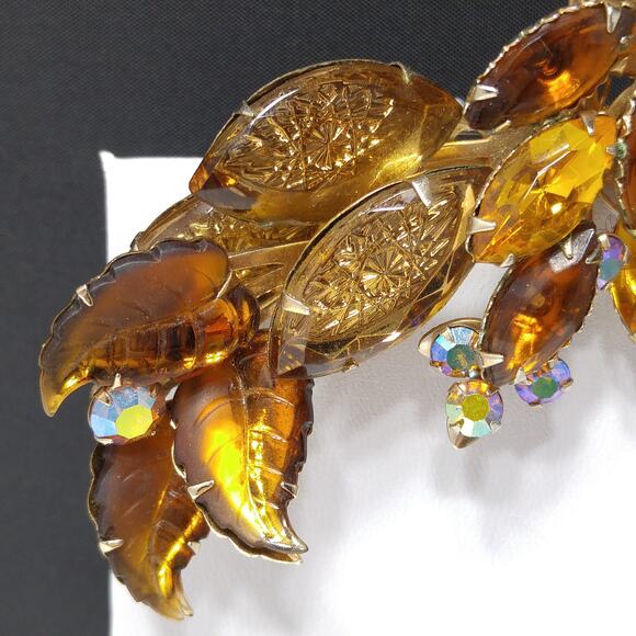 Vintage 1950s Art Glass Leaf Brooch, AB Rhinestones - Picture 8 of 10